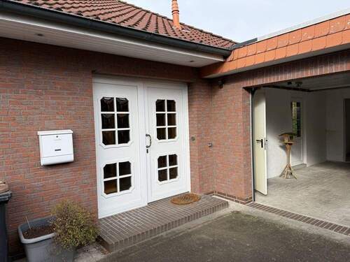 Hauseingang - 4 Zimmer Bungalow zur Miete in Varel / Obenstrohe