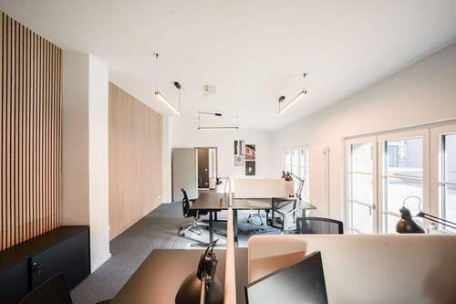 Schreibtischarbeitsplätze / Coworking - 