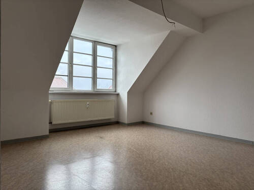 Wohnzimmer - 2 Zimmer Etagenwohnung in Halle