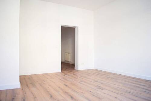 Wohnzimmer - 3.. 2.. 1.. Alles Neu und bald Deins!