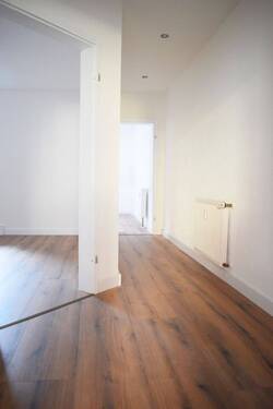 Flur - 2 Zimmer Etagenwohnung zur Miete in Bernburg (Saale)