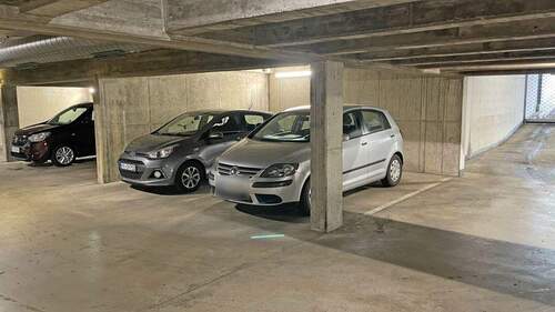 Tiefgaragenstellplatz - 