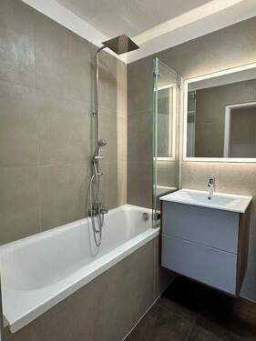 Bad - 4 Zimmer Etagenwohnung in Nürnberg