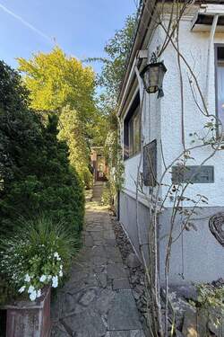 Eingang - 4 Zimmer Einfamilienhaus zum Kaufen in Rösrath