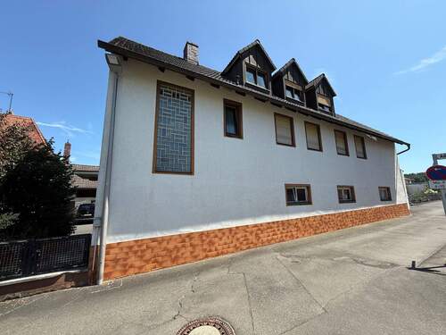 WestAnsicht - Mehrfamilienhaus, Wohnhaus mit 153,00 m&sup2; in Langensendelbach zum Kaufen