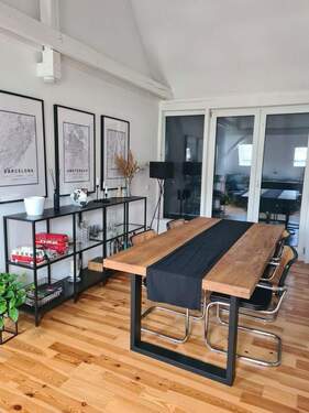 Dining Place 1 - Charming, Family Friendly Appartment near Düsseldorf Center