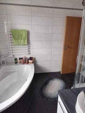 Bad im OG - Einfamilienhaus mit 118,00 m&sup2; in Weimar zum Kaufen