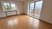 Wohnzimmer.jpeg - Berching-OT Pollanten ! Helle geräumige 3-ZW, 94 m², im 1.OG, großer Balkon