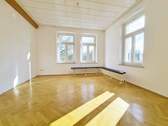 Zimmer - Stilvolle Wohnung mit Parkettboden und zwei Bädern