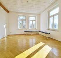Stilvolle Wohnung mit Parkettboden und zwei Bädern - Köthen (Anhalt)
