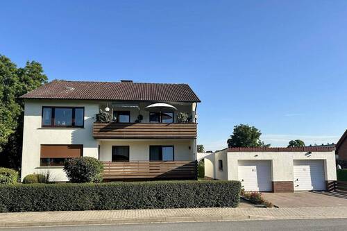 Vorderansicht - Super gepflegtes 2-Familienhaus in ruhiger, aber zentraler Lage von Göttingen, OT Elliehausen