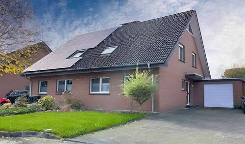 Straßenansicht - 5 Zimmer Doppelhaushälfte zum Kaufen in Rietberg