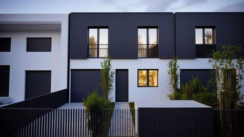 Straßenansicht Abend - 6 Zimmer Reihenmittelhaus zum Kaufen in München