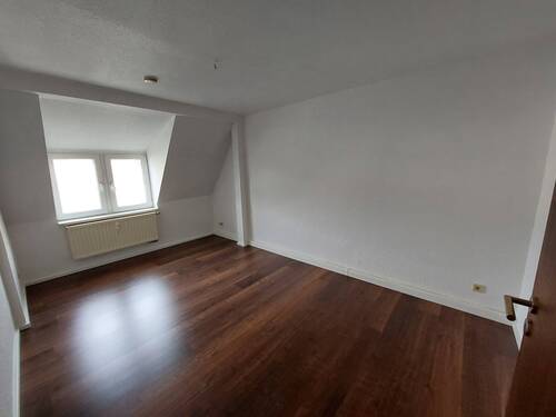 das Wohnzimmer - 2 Zimmer Etagenwohnung in Roßwein