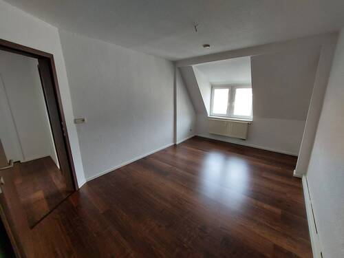 das Wohnzimmer - Etagenwohnung mit 39,40 m&sup2; in Roßwein zur Miete