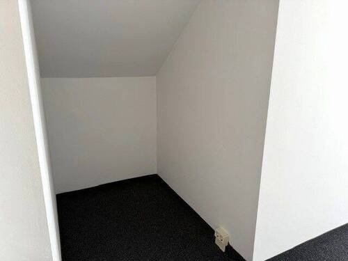Stauraum - Büro mit 32,00 m&sup2; in Güstrow zur Miete
