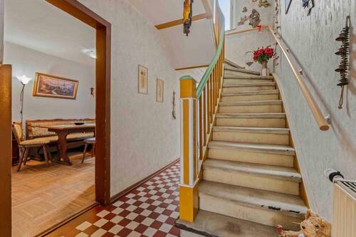 Treppenhaus(1) - 3 Zimmer Doppelhaushälfte zum Kaufen in Bedburg