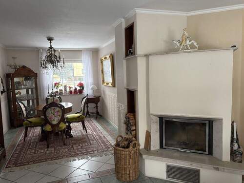 EG Wohnzimmer Straßenblick - 