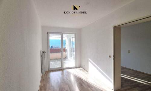 Kinderzimmer mit Zugang zur Loggia - 