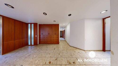 Praxis/Büro - Großzügige Eigentumswohnung im 1. Obergeschoss in zentraler Innenstadtlage von Hessisch Oldendorf