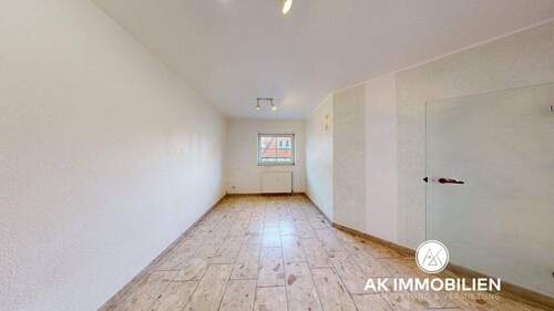 Praxis/Büro - 8 Zimmer Etagenwohnung zur Miete in Hessich Oldendorf