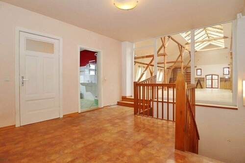 Treppenaufgang & Flur DG - 