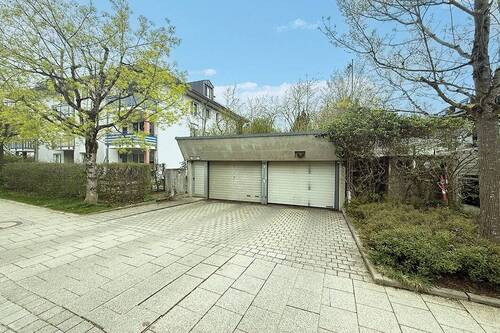 Straßenansicht - TG-Stellplatz am Stadtrand von München - vertragsfrei