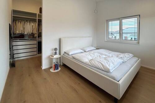 Schlafzimmer mit Ankleide - 