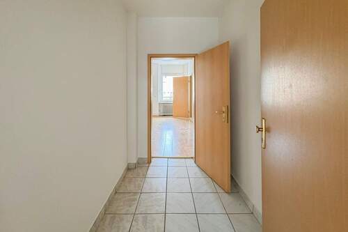 Flur.jpg - 3 Zimmer - Erdgeschoss - gute Anbindung - opt. Stellplätze