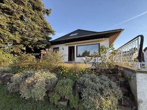 Aussenansicht hinten - freiste. EFH nahe Klinikum Kassel mit unverbaubaren Fernblick & großem Garten in Kassel -Wolfsanger
