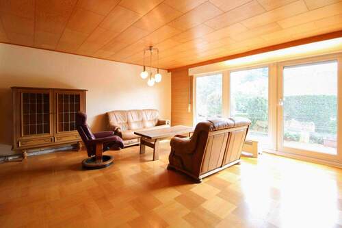 Wohnzimmer EG - 7 Zimmer Einfamilienhaus in Seeheim-Jugenheim