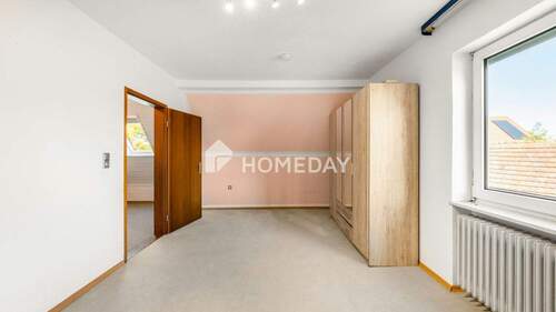 1. OG Schlafzimmer 2 - 