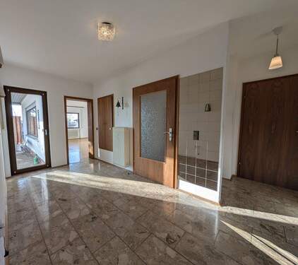 Eingangsbereich - 6 Zimmer Einfamilienhaus in Frankenberg (Eder)