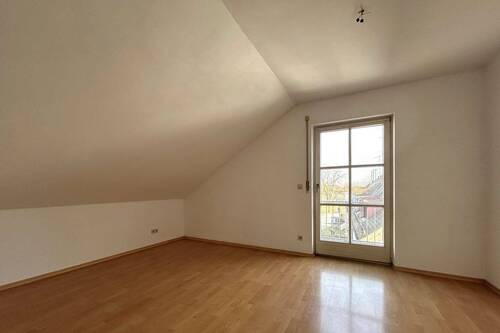 Schlafzimmer mit Balkon - 