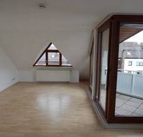 attraktive helle Dachgeschosswohnung mit Balkon - Filderstadt Bernhausen