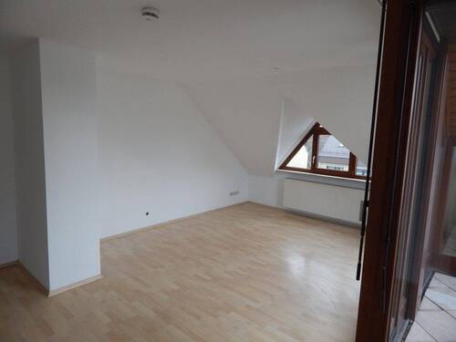 Wohnzimmer - 3 Zimmer Etagenwohnung zur Miete in Filderstadt