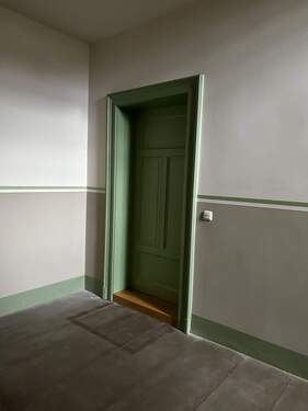 Wohnungstür - 4 Zimmer Etagenwohnung in Dresden