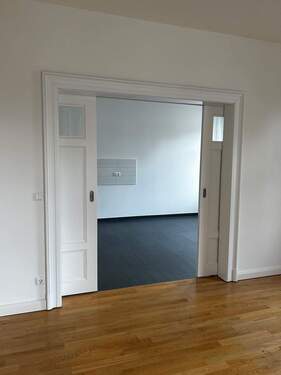 Schiebetür zw. Wohnen & Küche - 