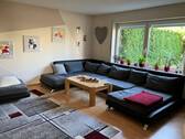 Helles, offenes Wohnzimmer - 5 Zimmer Doppelhaushälfte zum Kaufen in Berching / Sollngriesbach
