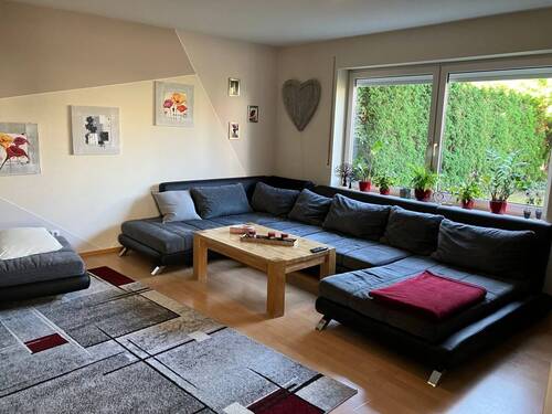 Helles, offenes Wohnzimmer - 5 Zimmer Doppelhaushälfte zum Kaufen in Berching / Sollngriesbach