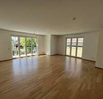 Großzügiges Wohnen in Bestlage: Gepflegte 4-Zimmer-Wohnung mit zwei Bädern und Südbalkon - Karlsruhe Nordstadt