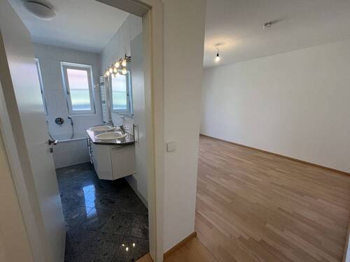 Schlafzimmer 1 mit Badezimmer - 
