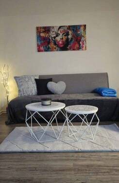 Bild 1 - Einziehen statt renovieren - kernsanierte Wohnung mit Weitblick
