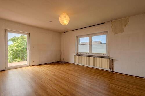18312 Wohnzimmer - 5 Zimmer Mehrfamilienhaus, Wohnhaus in Reuth