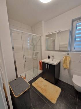 Badezmmer mit Dusche - 