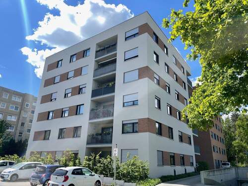 Hausansicht - * modene 2-Raumwohnung mit großem Balkon *