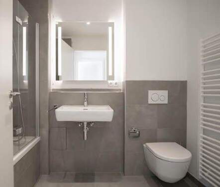 modernes Bad mit Badewanne - 2 Zimmer Etagenwohnung in Dresden