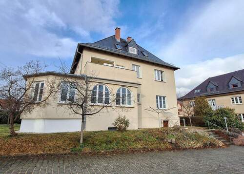 Ansicht Parkplatz - Flexibles Zweifamilienhaus in Saalfeld - Wohnen & Arbeiten unter einem Dach