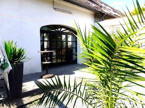 Frontansicht - Jeder Handgriff eine Wertsteigerung