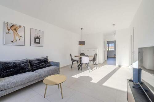 Lichterfüllter Wohn-/ Essbereich - Zeitgemäß wohnen, nachhaltig investieren - Sanierte 2,5-Zimmer-Wohnung in Asperg